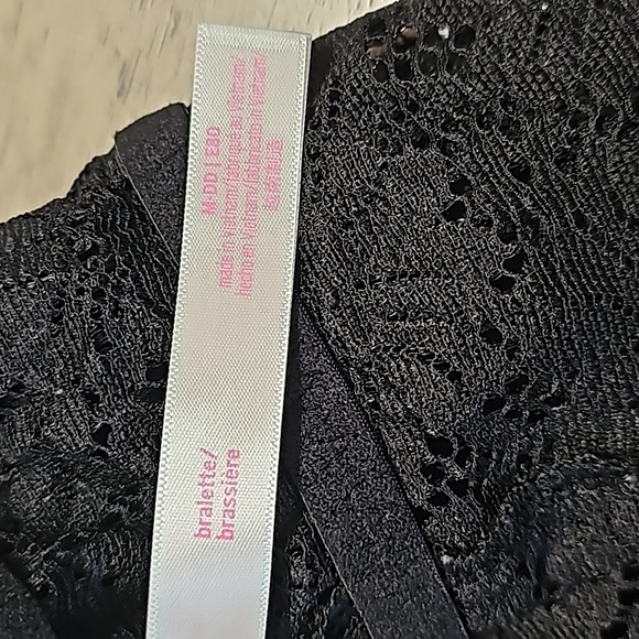 PINK NWOT Victoria Secret Lace Bralette in Black Size MDD - Picture 7 of 7